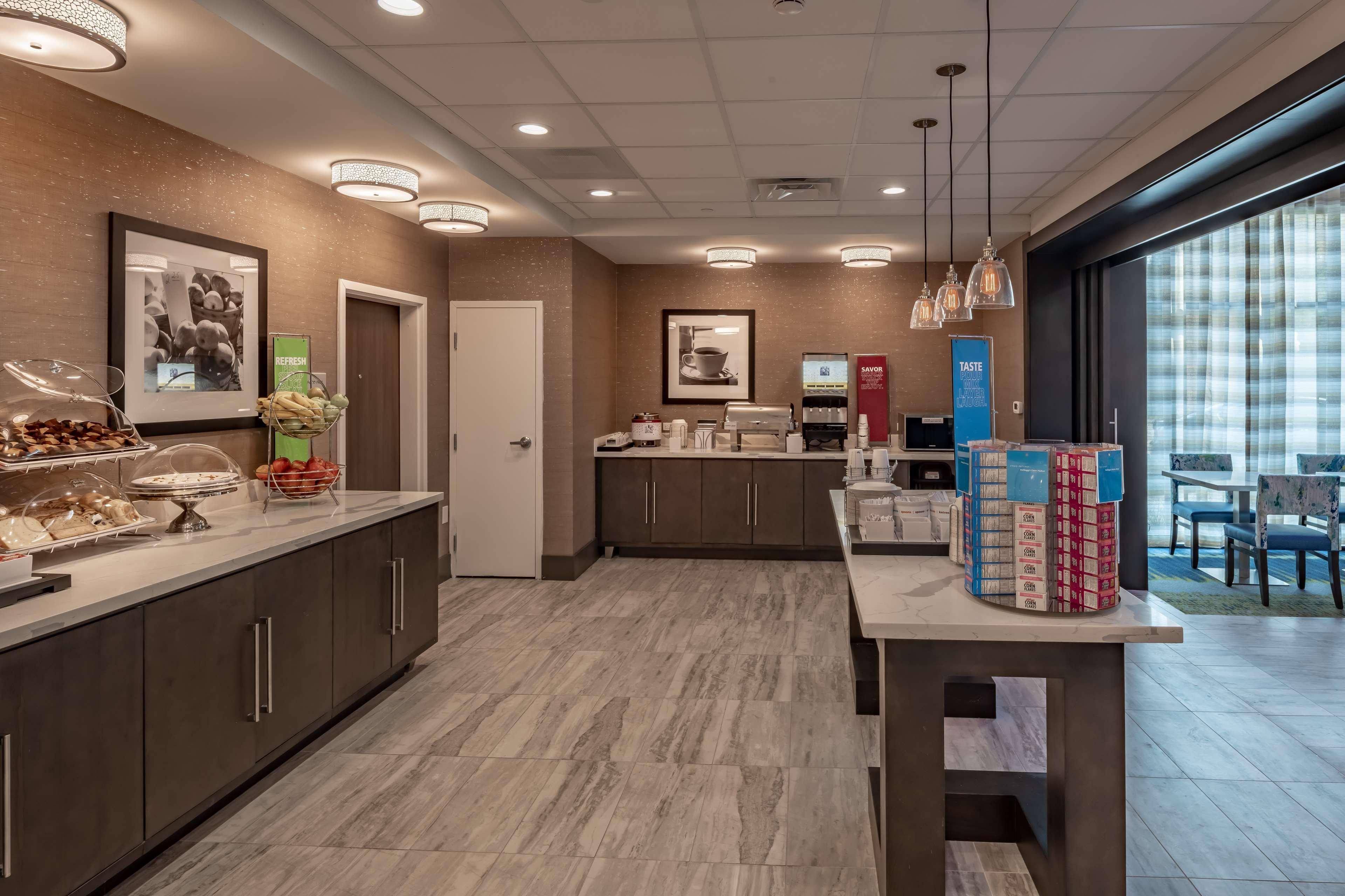 Hampton Inn & Suites Dallas/Plano Central Bagian luar foto
