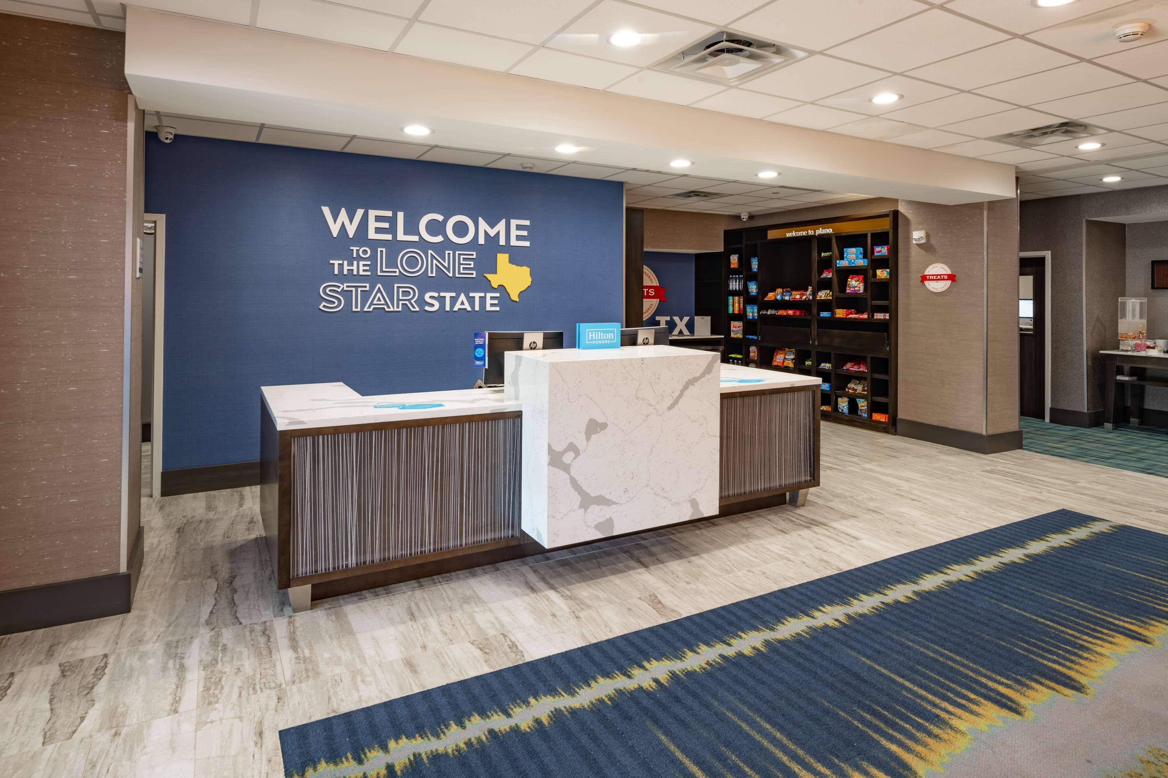 Hampton Inn & Suites Dallas/Plano Central Bagian luar foto