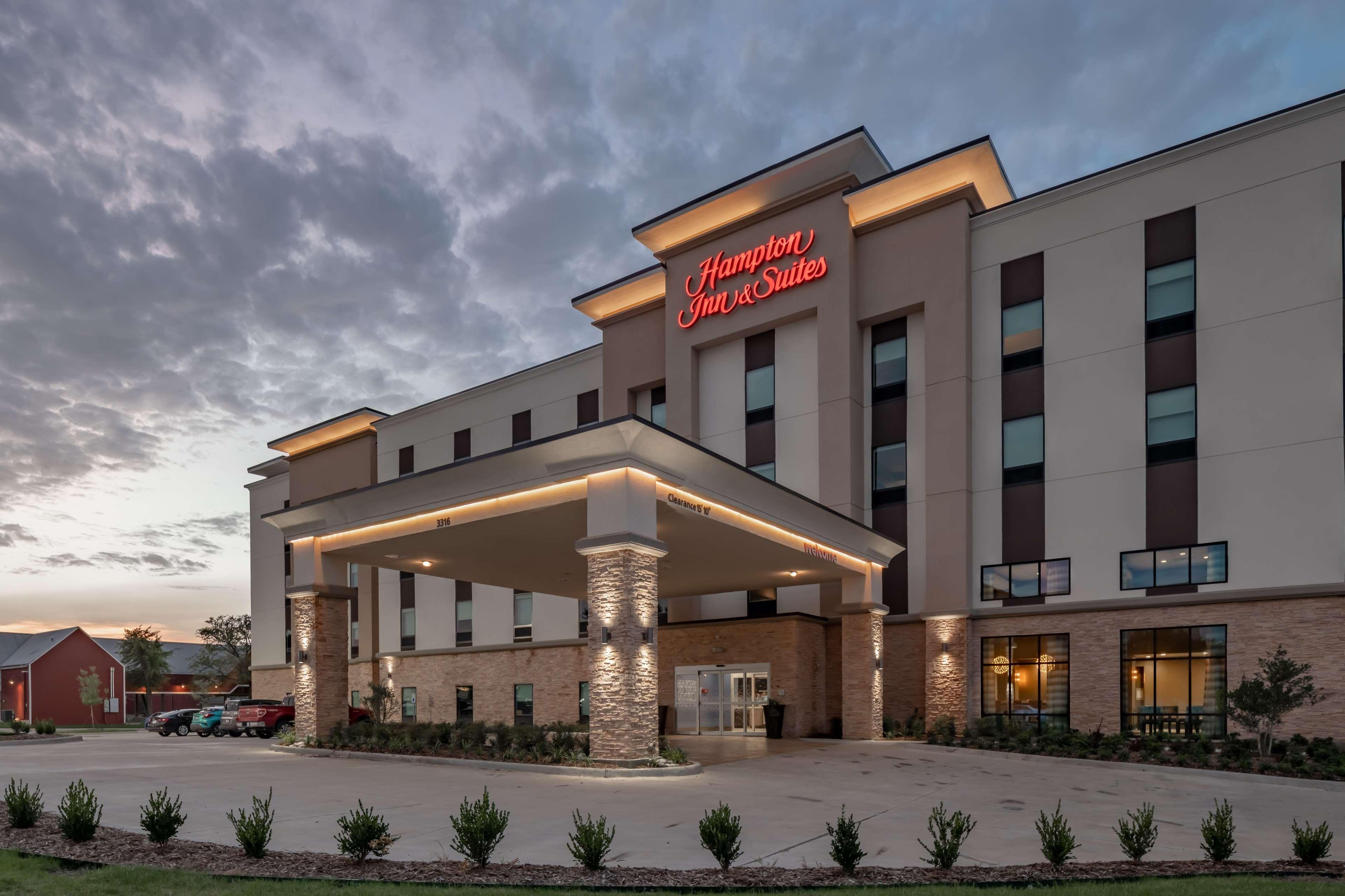 Hampton Inn & Suites Dallas/Plano Central Bagian luar foto