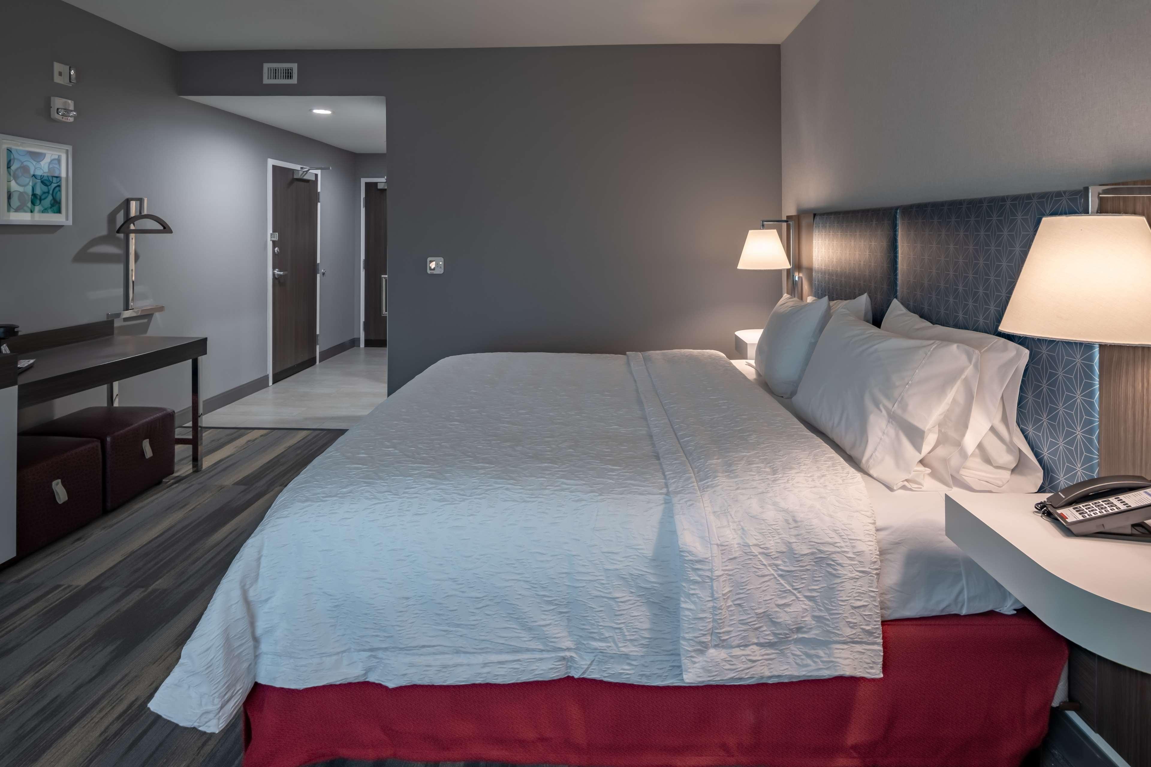 Hampton Inn & Suites Dallas/Plano Central Bagian luar foto