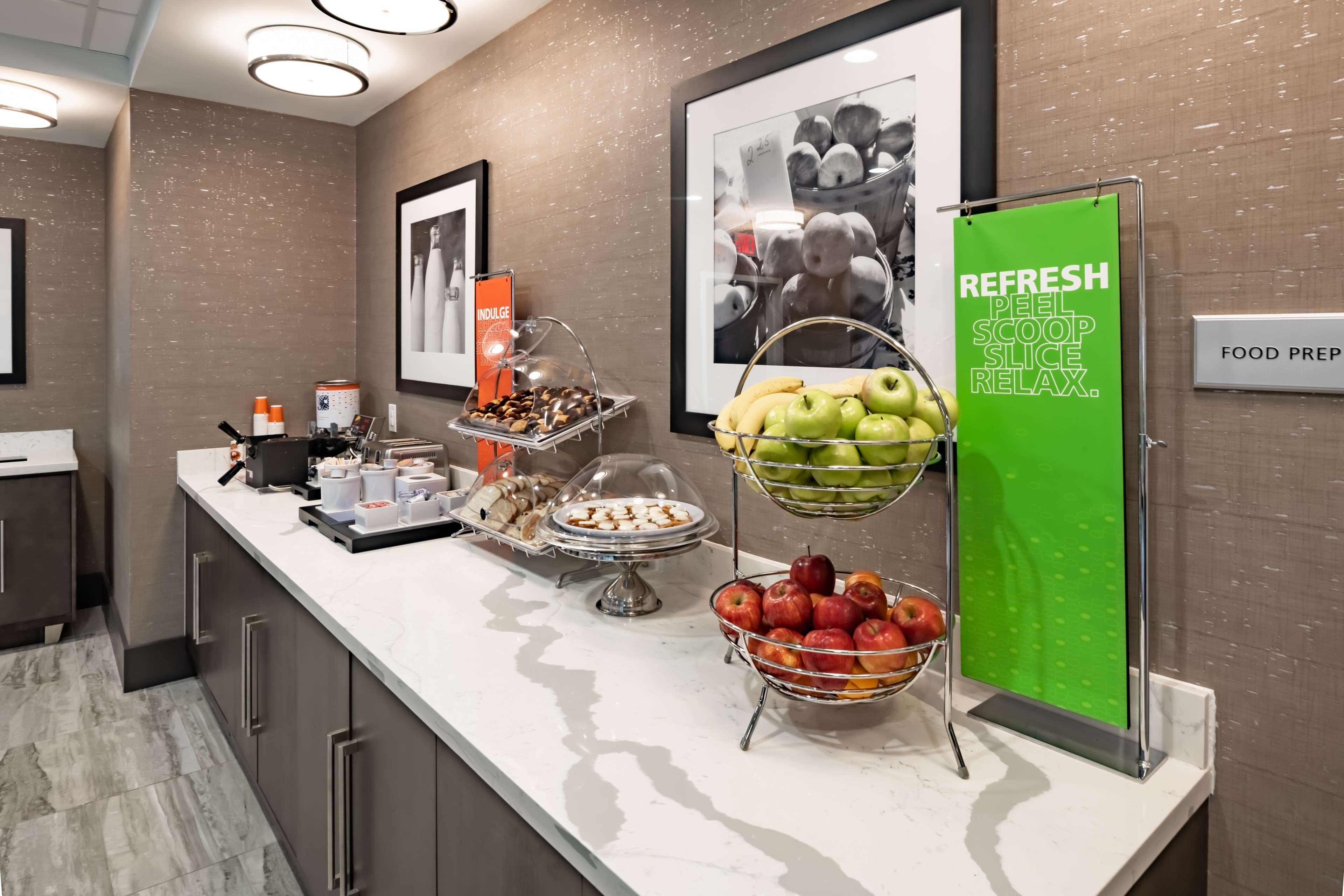 Hampton Inn & Suites Dallas/Plano Central Bagian luar foto