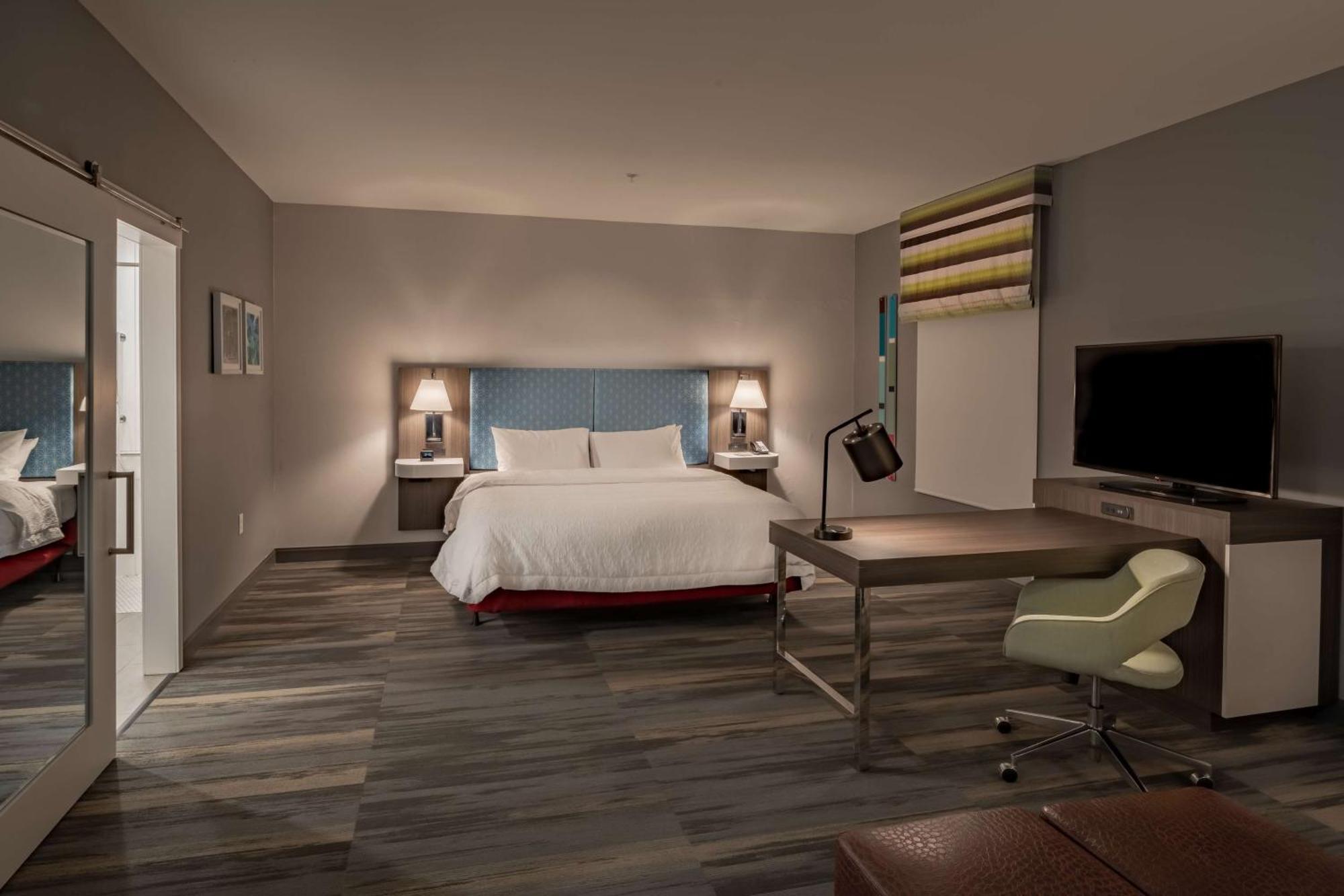 Hampton Inn & Suites Dallas/Plano Central Bagian luar foto