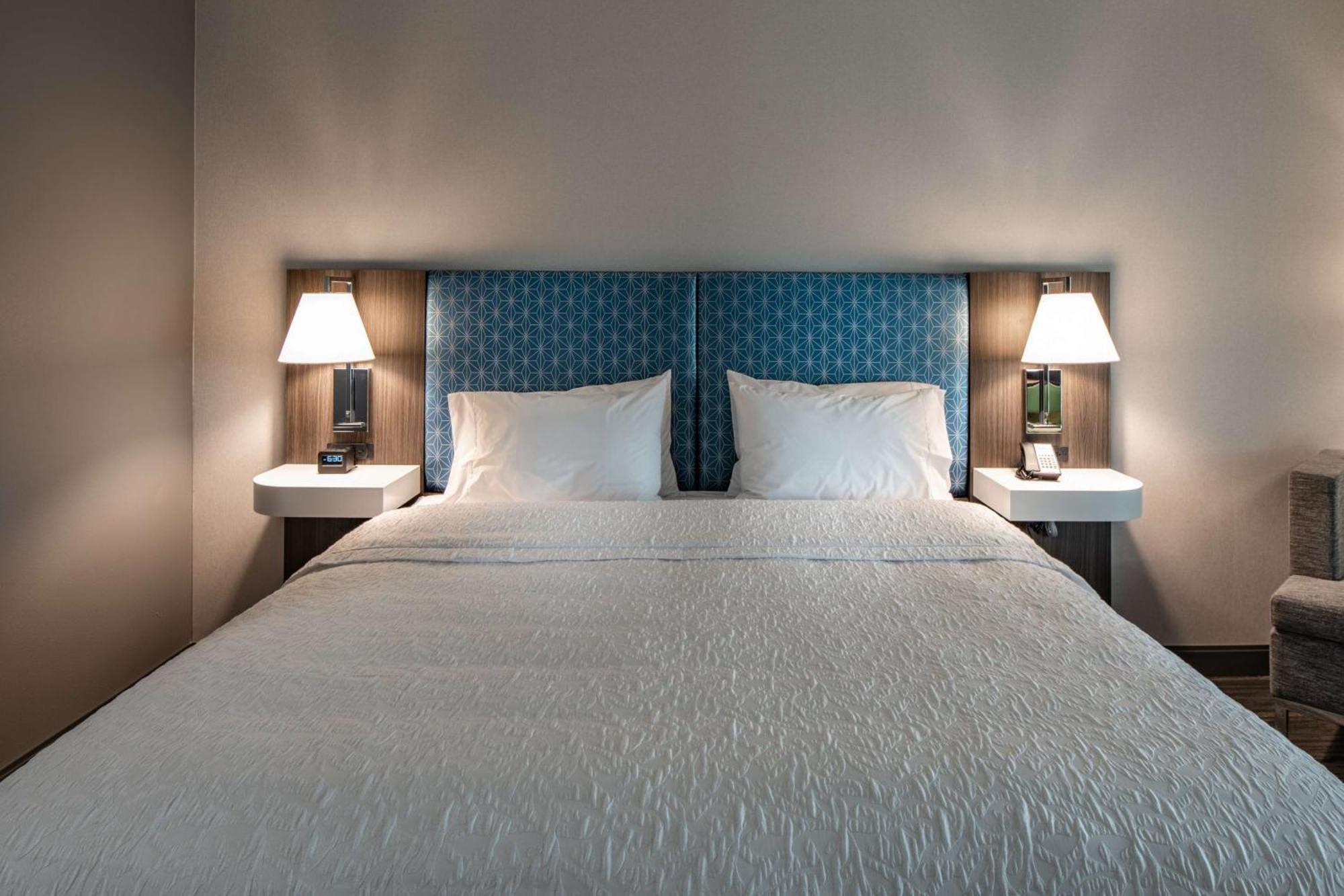 Hampton Inn & Suites Dallas/Plano Central Bagian luar foto